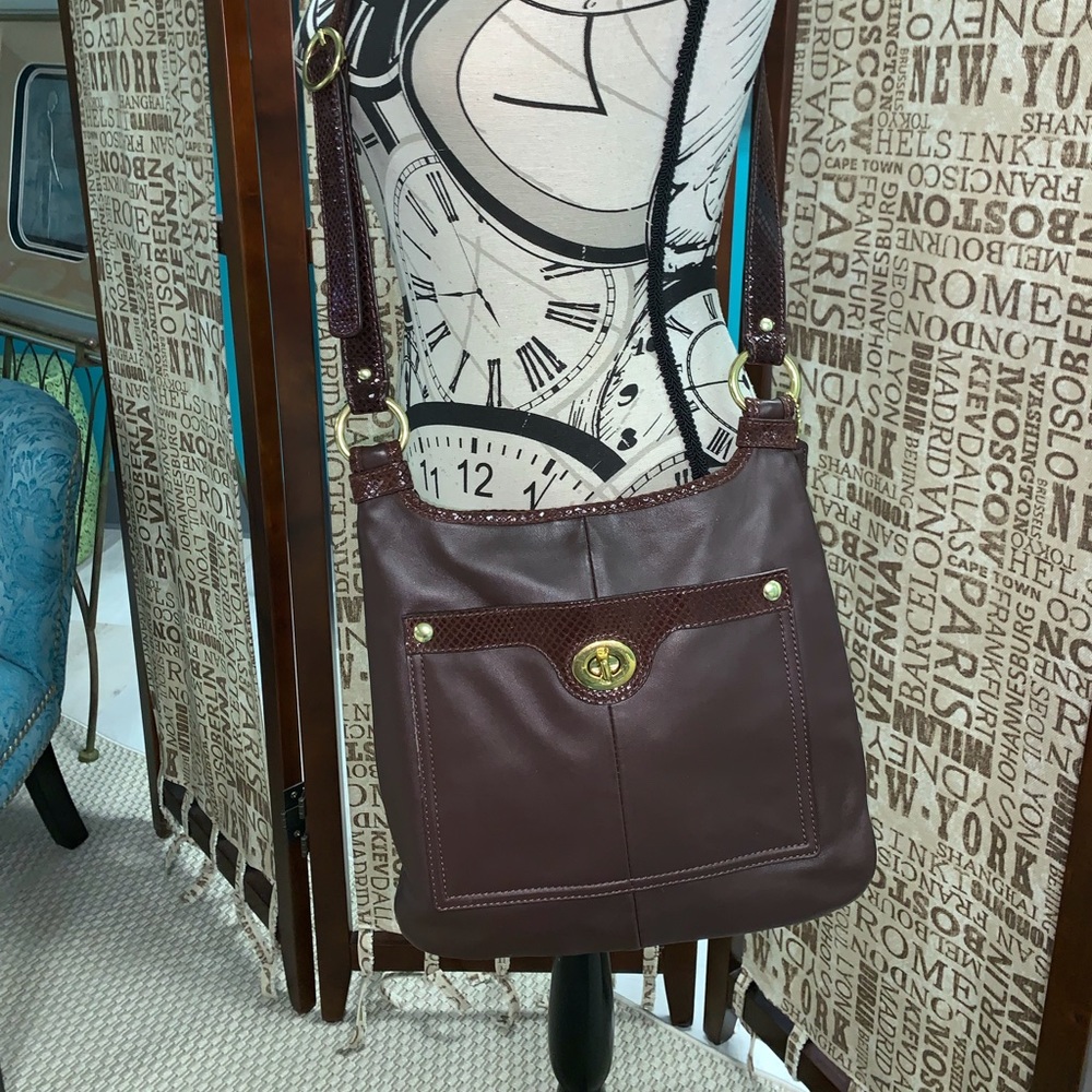 Beautiful COACH Brown Leather Crossbody